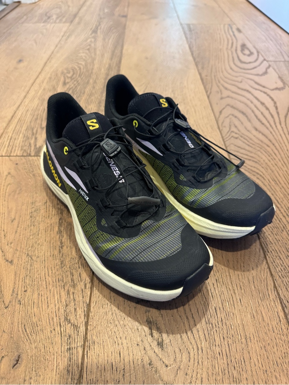 Salomon Genesis trail running tennis shoes size 8.5